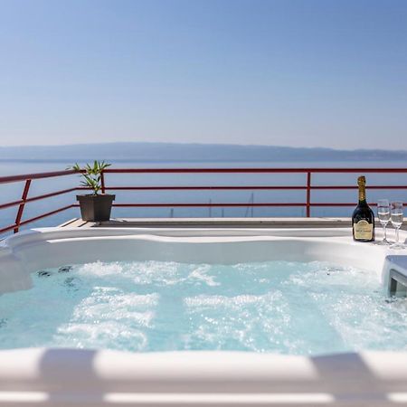 スプリトSeaside Penthouse With Hot Tub Sky Livingアパートメント エクステリア 写真