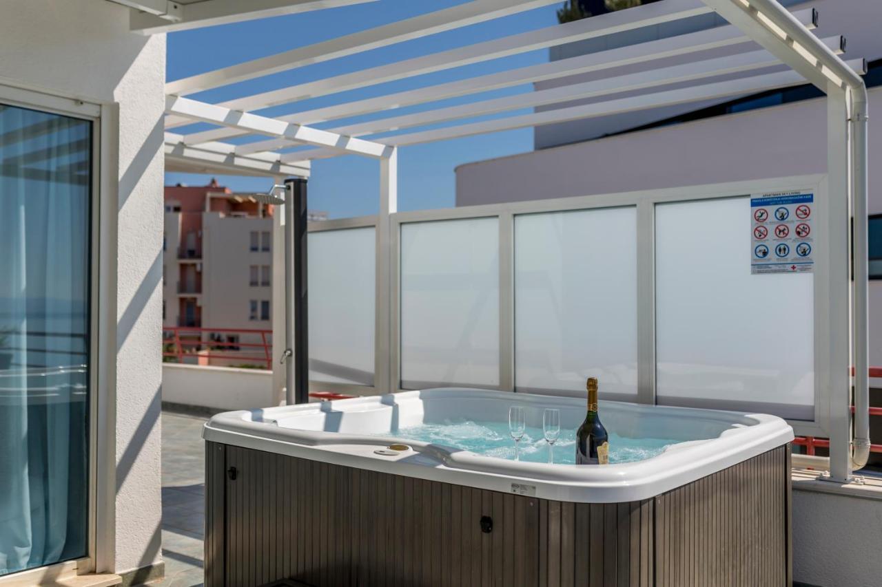 スプリトSeaside Penthouse With Hot Tub Sky Livingアパートメント エクステリア 写真