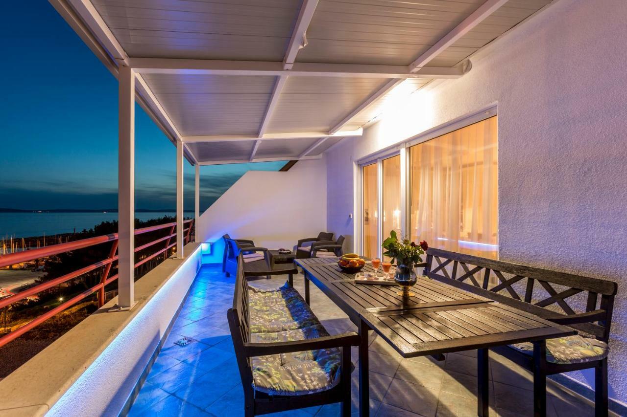 スプリトSeaside Penthouse With Hot Tub Sky Livingアパートメント エクステリア 写真