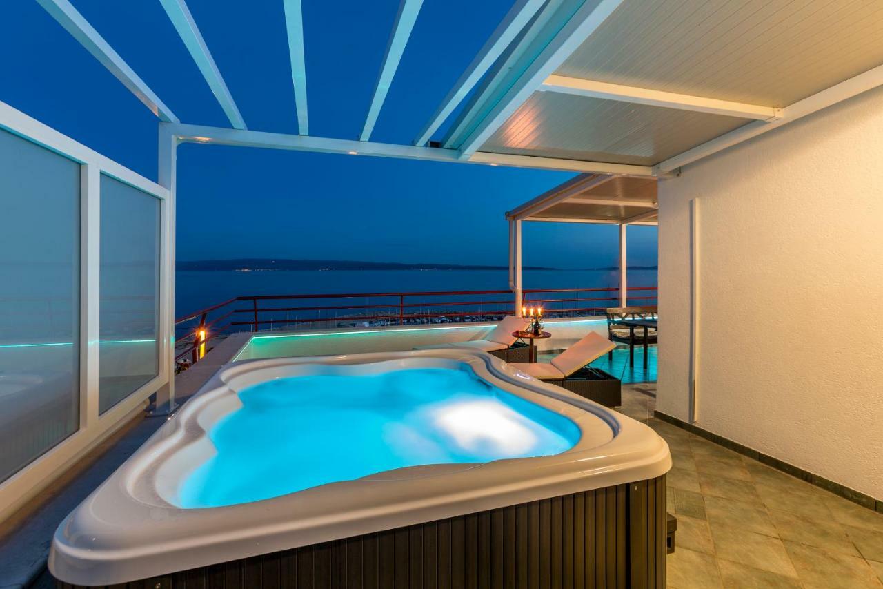 スプリトSeaside Penthouse With Hot Tub Sky Livingアパートメント エクステリア 写真